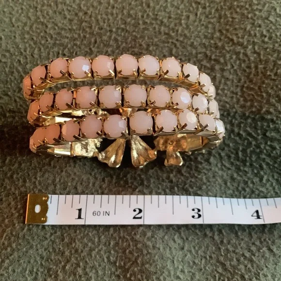 Gorgeous gold, pink and peach necklace, earring and bracelet set. - Picture 7 of 8